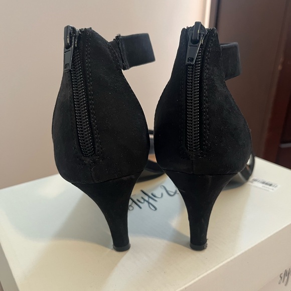 Style & Co. Elegant Black Heels - Picture 3 of 7